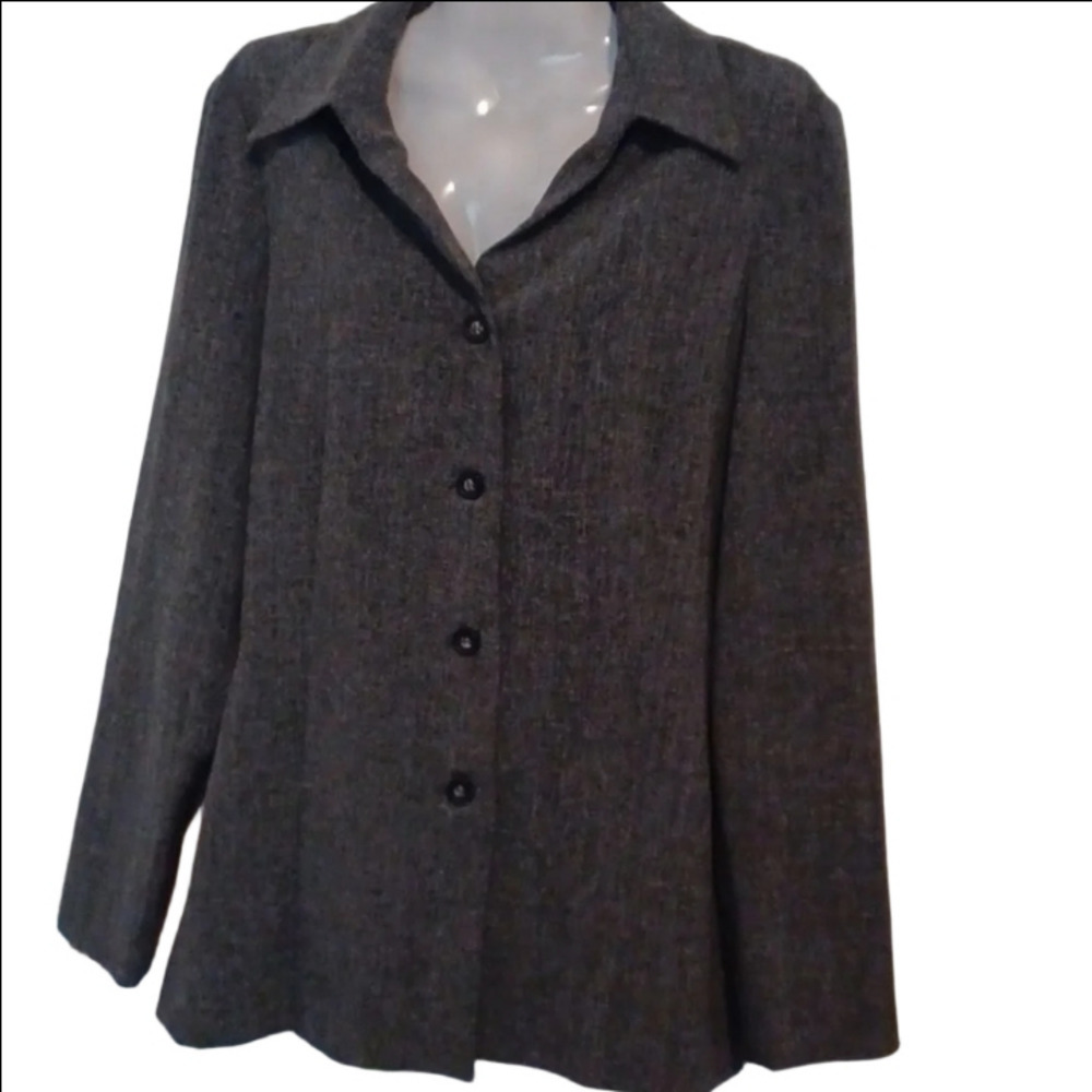 - Studio C Women's gray pants set Size 8